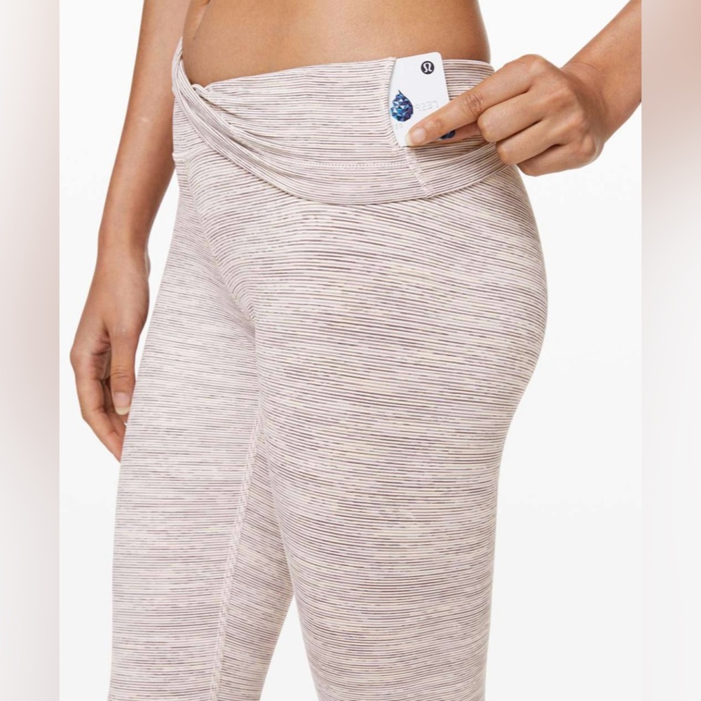 Lululemon Wunder Under High Rise Crop 21” - Picture 4 of 6